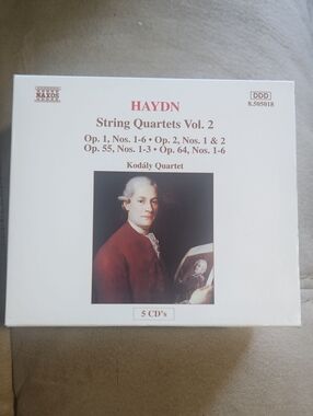 Haydn String Quartets Vol. 2 - Naxos 5-CD Box Set (White, Red)